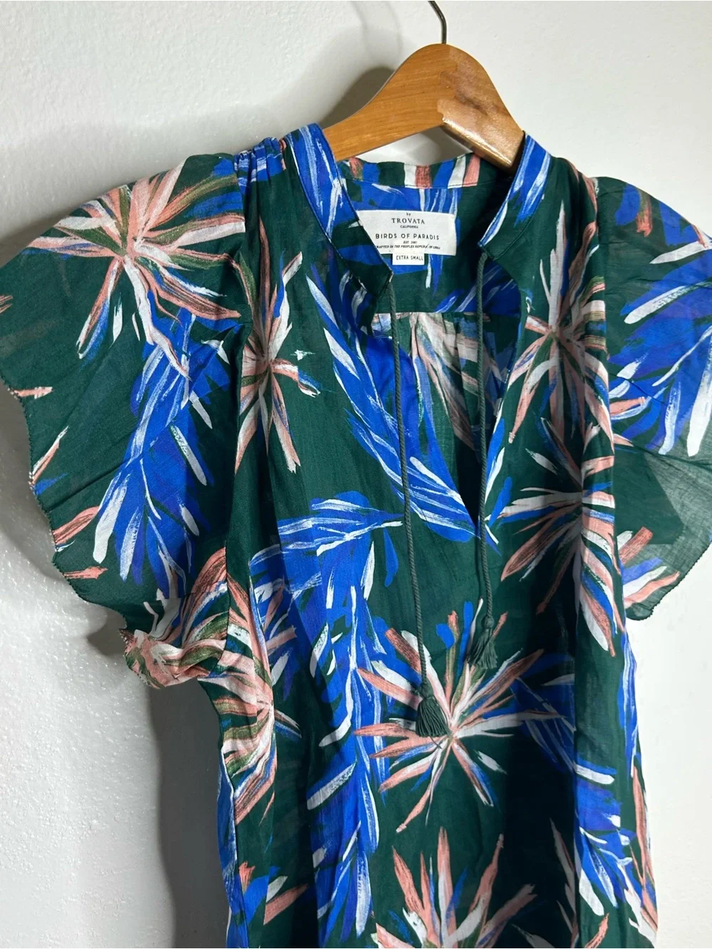 NWT Trovata Birds of Paradis Cotton Ramie Short Sleeve Lightweight Blouse Top